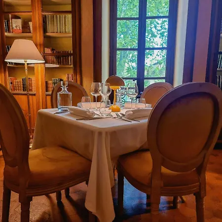 Hotel Chateau De Roussan 4*