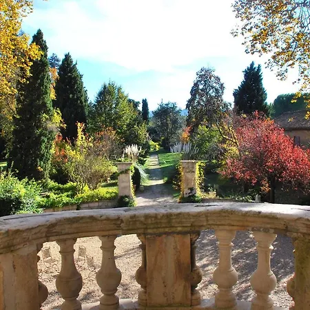 Chateau De Roussan Hotel