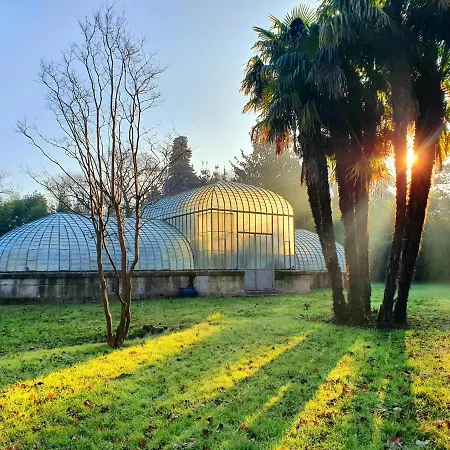 Hotel Chateau De Roussan
